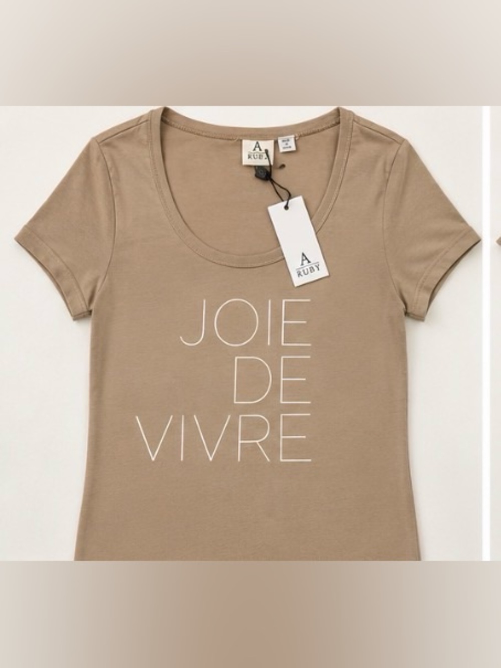🆕 [A Ruby] Joie De Vivre Tan Graphic Cotton T-Shirt XS NWT